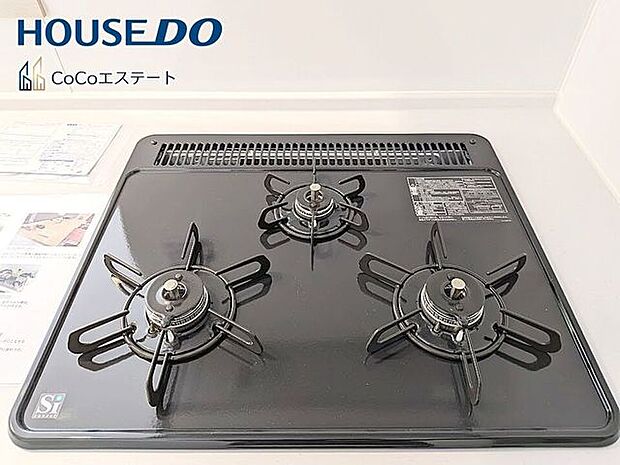 □■三口コンロ■□同時にお料理が可能♪煮物と炒め物と汁物と一度に作れます。手際のよいママ確定ですね。