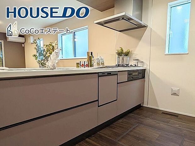 □■キッチン■□人気のカウンターキッチン♪ご家族との会話を楽しみながら、お子様を見守りながらお料理できます。