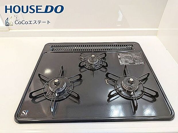 □■三口コンロ■□同時にお料理が可能♪煮物と炒め物と汁物と一度に作れます。手際のよいママ確定ですね。