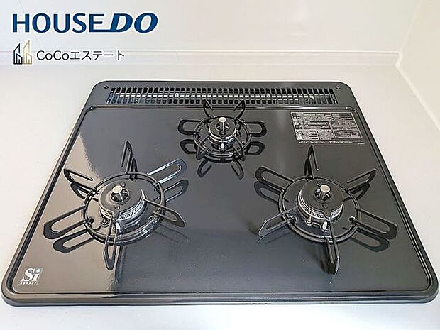 □■三口コンロ■□同時にお料理が可能♪煮物と炒め物と汁物と一度に作れます。手際のよいママ確定ですね。