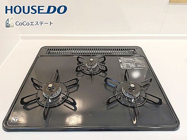 □■三口コンロ■□同時にお料理が可能♪煮物と炒め物と汁物と一度に作れます。手際のよいママ確定ですね。