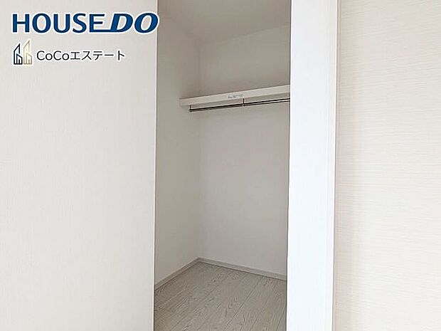 □■収納■□5.5帖の洋室のウォークインクローゼットです♪