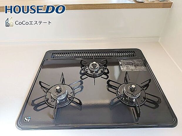 □■三口コンロ■□同時にお料理が可能♪煮物と炒め物と汁物と一度に作れます。手際のよいママ確定ですね。