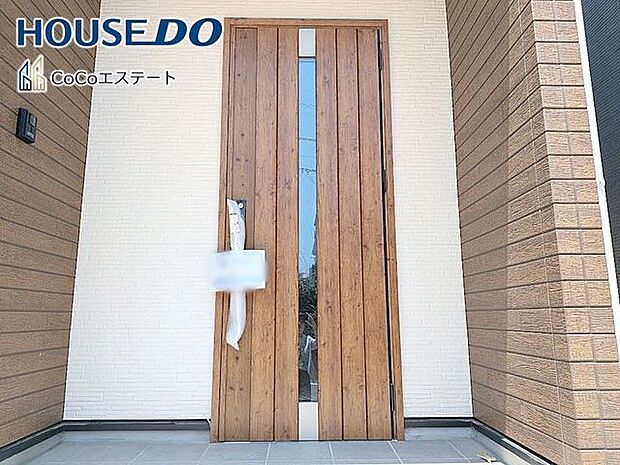 □■玄関■□雨除けに便利な屋根付き!