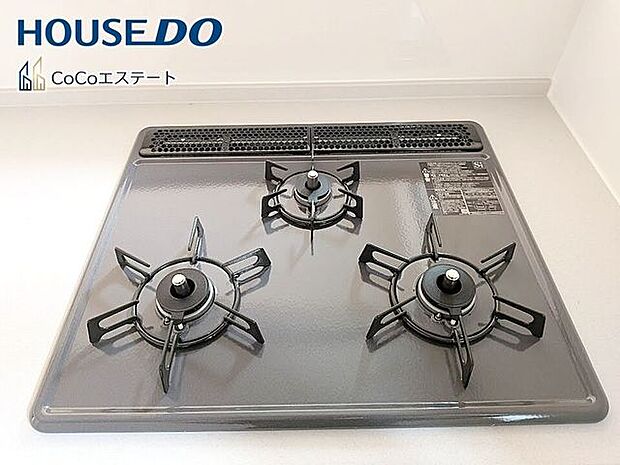 □■三口コンロ■□同時にお料理が可能♪煮物と炒め物と汁物と一度に作れます。手際のよいママ確定ですね。