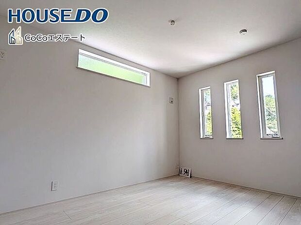 □■洋室■□6.5帖の洋室です♪光が取り込みやすい2面採光のお部屋です。日当たり・風通し良好です♪