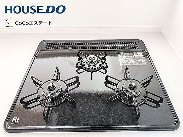 □■三口コンロ■□同時にお料理が可能♪煮物と炒め物と汁物と一度に作れます。手際のよいママ確定ですね。