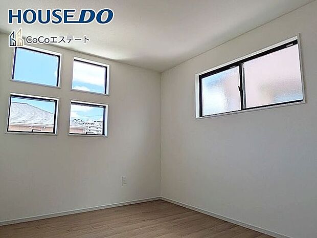 □■洋室■□6帖の洋室です♪光が取り込みやすい2面採光のお部屋です。日当たり・風通し良好です♪
