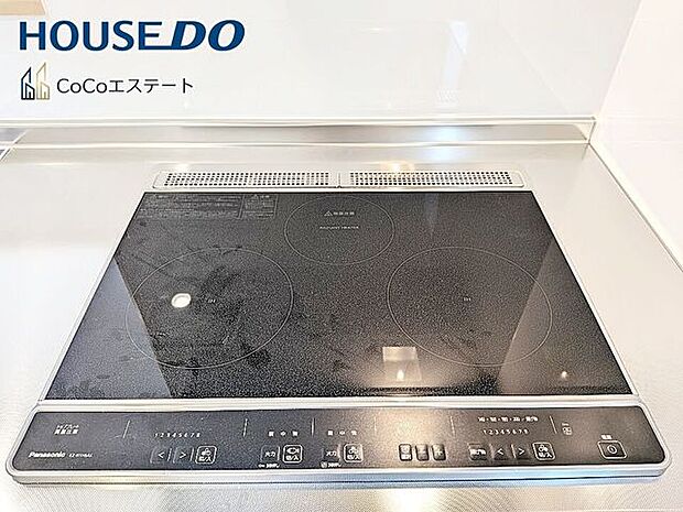 □■三口IHコンロ■□同時にお料理が可能♪煮物と炒め物と汁物と一度に作れます。手際のよいママ確定ですね。