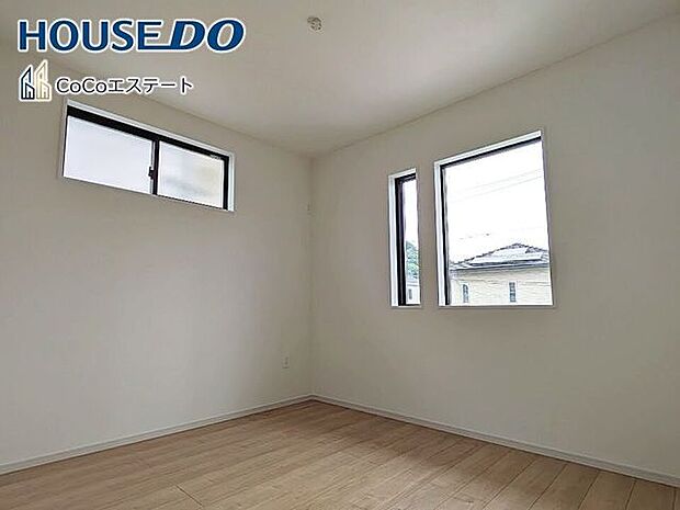 □■洋室■□5.7帖の洋室です♪光が取り込みやすい2面採光のお部屋です。日当たり・風通し良好です♪