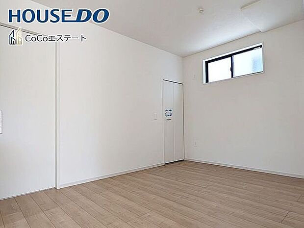 □■その他内観■□キッチン横のプラスワン空間。書斎やお子様の遊び場など、多目的に活用できます♪