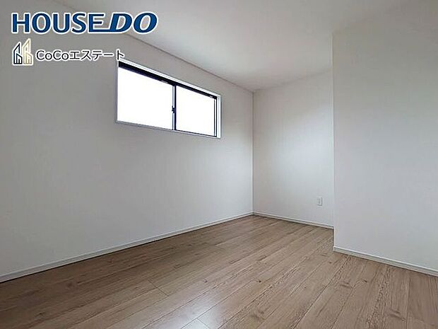 □■洋室■□5.5帖の洋室です♪光が取り込みやすい2面採光のお部屋です。日当たり・風通し良好です♪