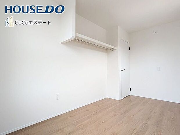 □■収納■□5.3帖の洋室のオープンクローゼットです♪