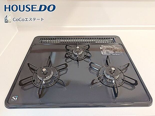 □■三口コンロ■□同時にお料理が可能♪煮物と炒め物と汁物と一度に作れます。手際のよいママ確定ですね。