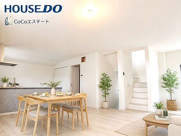 □■リビング■□※家具・小物・CG等はイメージです。21.8帖LDK♪ご家族が集まる中心となる開放的なリビング♪大きなテレビを置いたり、家具選びにこだわったりと楽しみが広がりますね。
