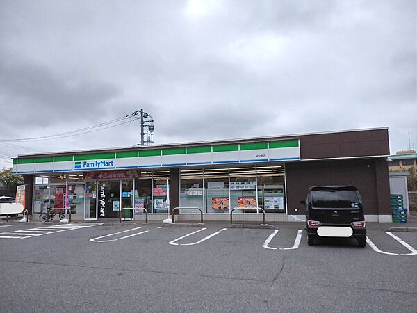 コンビニ 800m ファミリーマート栄安食店