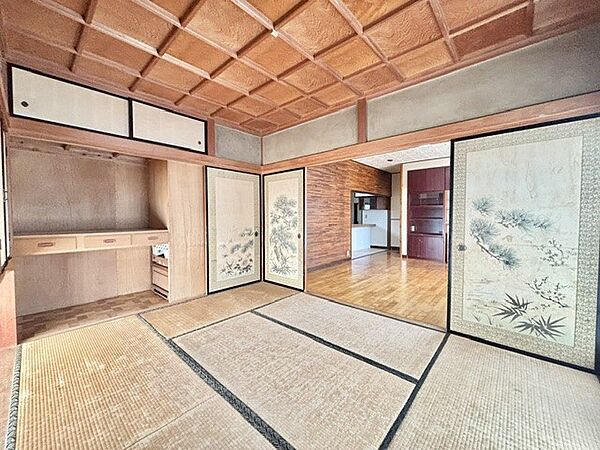 【1F和室】畳の香りに包まれる穏やかな和の暮らし♪