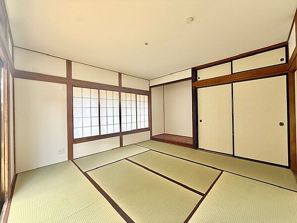 ◆和室｜押入もあるのでスッキリお部屋を使えます♪