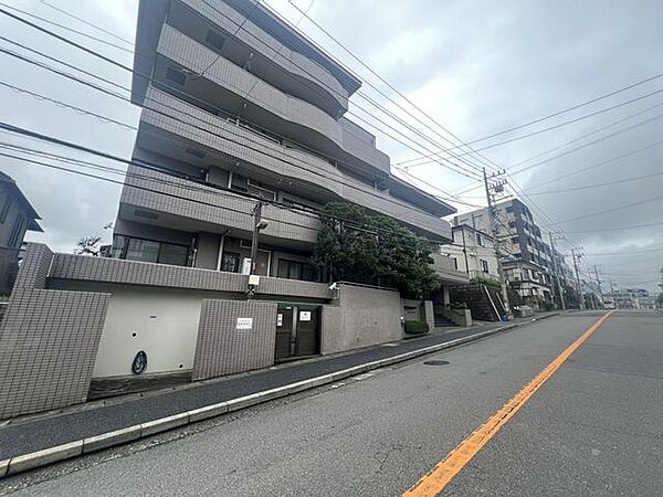 駐車場　敷地内に自走式立体駐車場