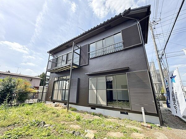 【リフォーム後：外観】前面道路6m以上あるので、駐車が苦手な方でも安心です◎