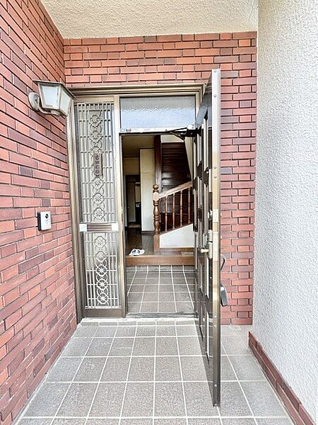 ◆玄関｜毎日の出入りがスムーズな、ゆとりある玄関スペース