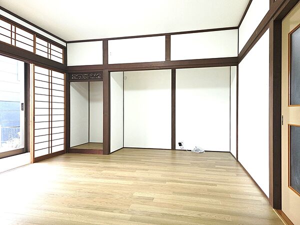 【リビング】CG家具設置前写真　※リフォーム後の写真（2026年4月撮影）
