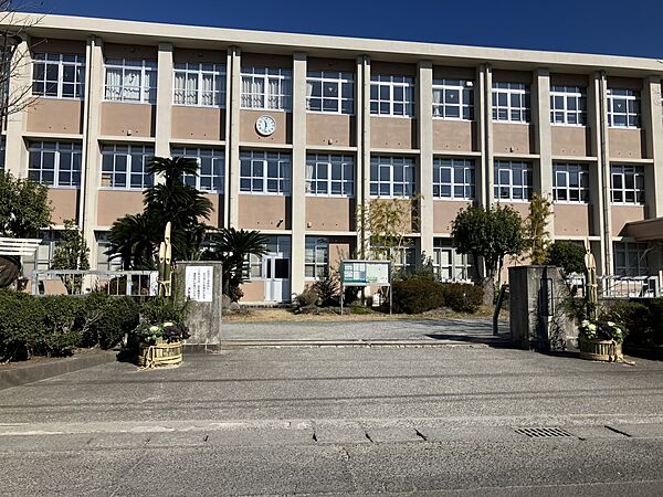 中学校 1200m 霧島市立隼人中学校(霧島市立隼人中学校　徒歩15分1200m)