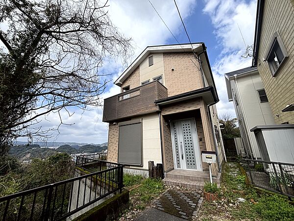 【外観】※現況販売となります。（2026年3月撮影）可愛らしい外観のお家です♪