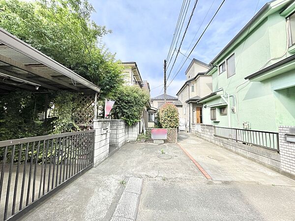 ◆外観｜車通りが少なく、騒音も少ない為、お休みも安心して出来ます♪