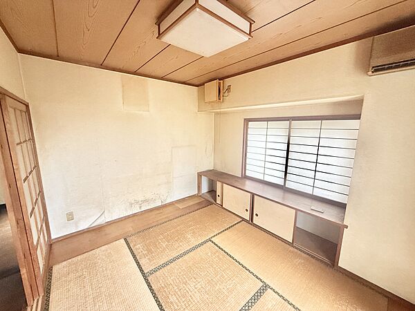 ◆1階和室｜窓も2つあり、明るいお部屋です！