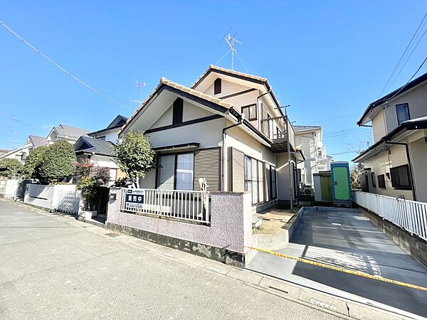 ◆外観（リフォーム後）｜シンプルでいつまでも飽きのこないデザインが特徴的♪