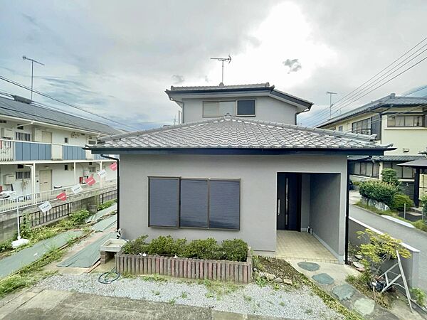 ◆外観｜どっしりとした佇まいで、家に帰るたび安心感を与えてくれます。