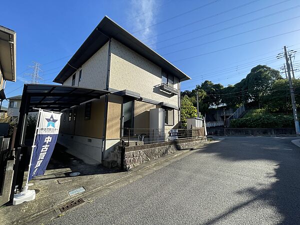 【外観】角地陽当たり良好です！(2026年10月撮影)