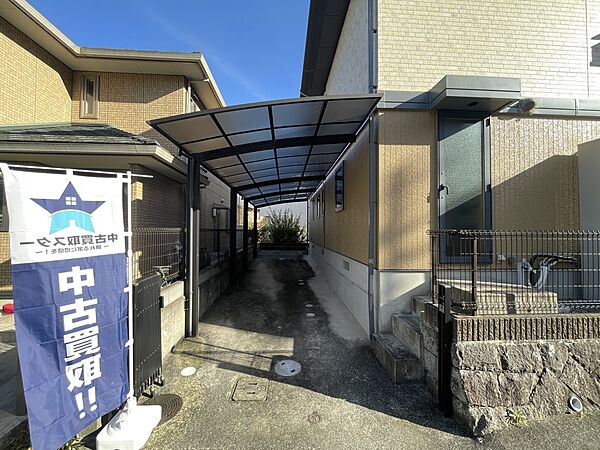 【駐車場】カーポート付き！駐車2台可能です！