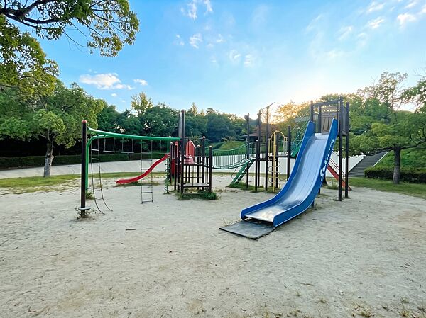 公園 450m けやき坂中央公園