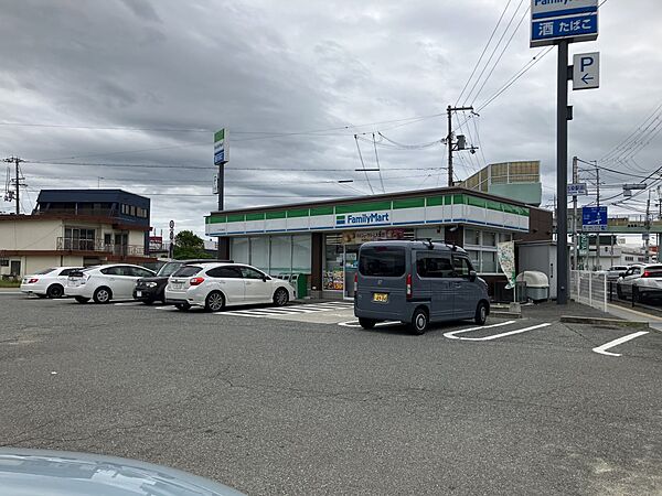 コンビニ 900m ファミリーマート三木志染店