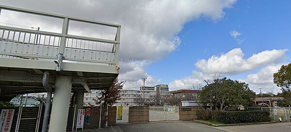 小学校 850m 平岡北小学校