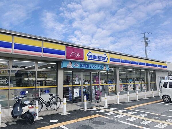ミニストップ富田林須賀店 620m