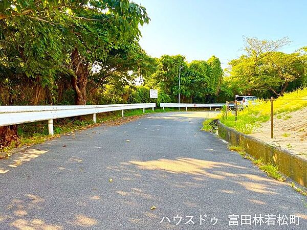 前面道路含む現地写真