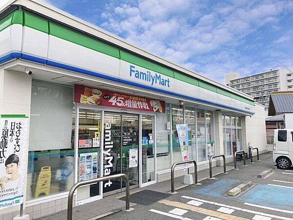 ファミリーマート小浦富田林若松町西店 1160m