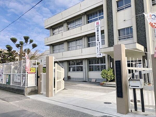 富田林市立第一中学校 700m