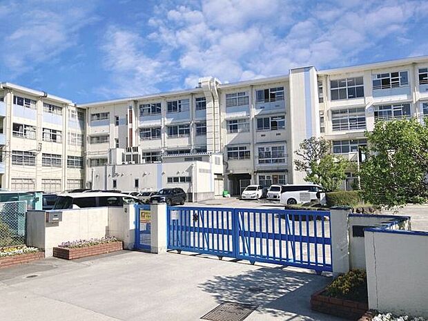 富田林市立金剛中学校 2900m