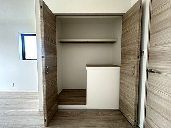 収納は住みやすさへのこだわりです。部屋が物であふれて散らかるということが少なくなり、スッキリと片付いた状態を維持することができます。