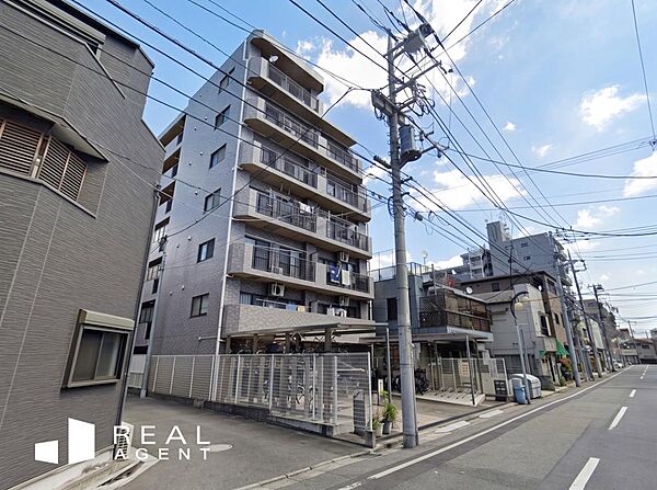 写真だけで読み取れない、この家だけの良さがたくさんございます。そして、間取図からもわからない良さがきっと見つかるはずです。是非、実際に現地見学をして下さい。