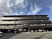 石橋駅より徒歩10分 築26年9ヶ月 4階建の賃貸物件