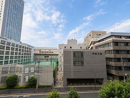 バルコニーからの眺望写真になります!青い空が一面に広がり、開放感があります!気持ち良い風も感じることができます!