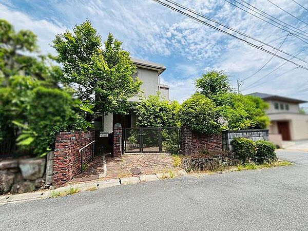 土地面積は約69坪です。西側は前面道路との高低差が少なめとなっています♪