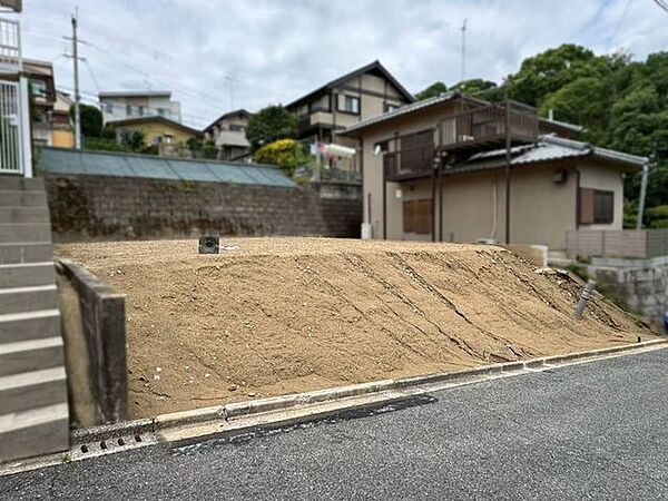 徒歩10分圏内に小・中学校があり、お子様の通学も安心です♪