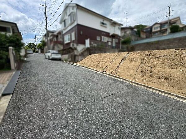 現地は閑静な住宅地内です。物静かな雰囲気で休日をゆったりとお過ごしいただけます♪