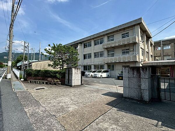天理市立朝和小学校 徒歩25分。 1990m